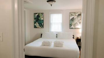 1 bedroom, desk, iron/ironing board, WiFi