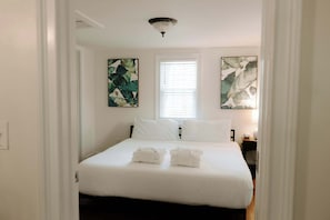 1 habitación, escritorio, tabla de planchar con plancha y wifi