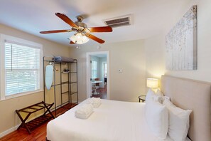 1 bedroom, desk, iron/ironing board, WiFi - Quiet Retreat Near Downtown Charleston (North Charleston)