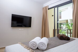 1 bedroom, desk, iron/ironing board, WiFi - Smartdepas Tulum: Nice 1 BR Apt W/ BF, pools,  gym (Tulum)