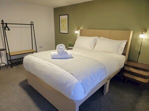 1 chambre, fer et planche à repasser, accès au Wi-Fi (inclus)