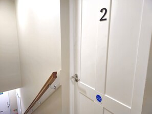 Interior - Contemporary first-floor apartment close to town - Pass the Keys (Shrewsbury)