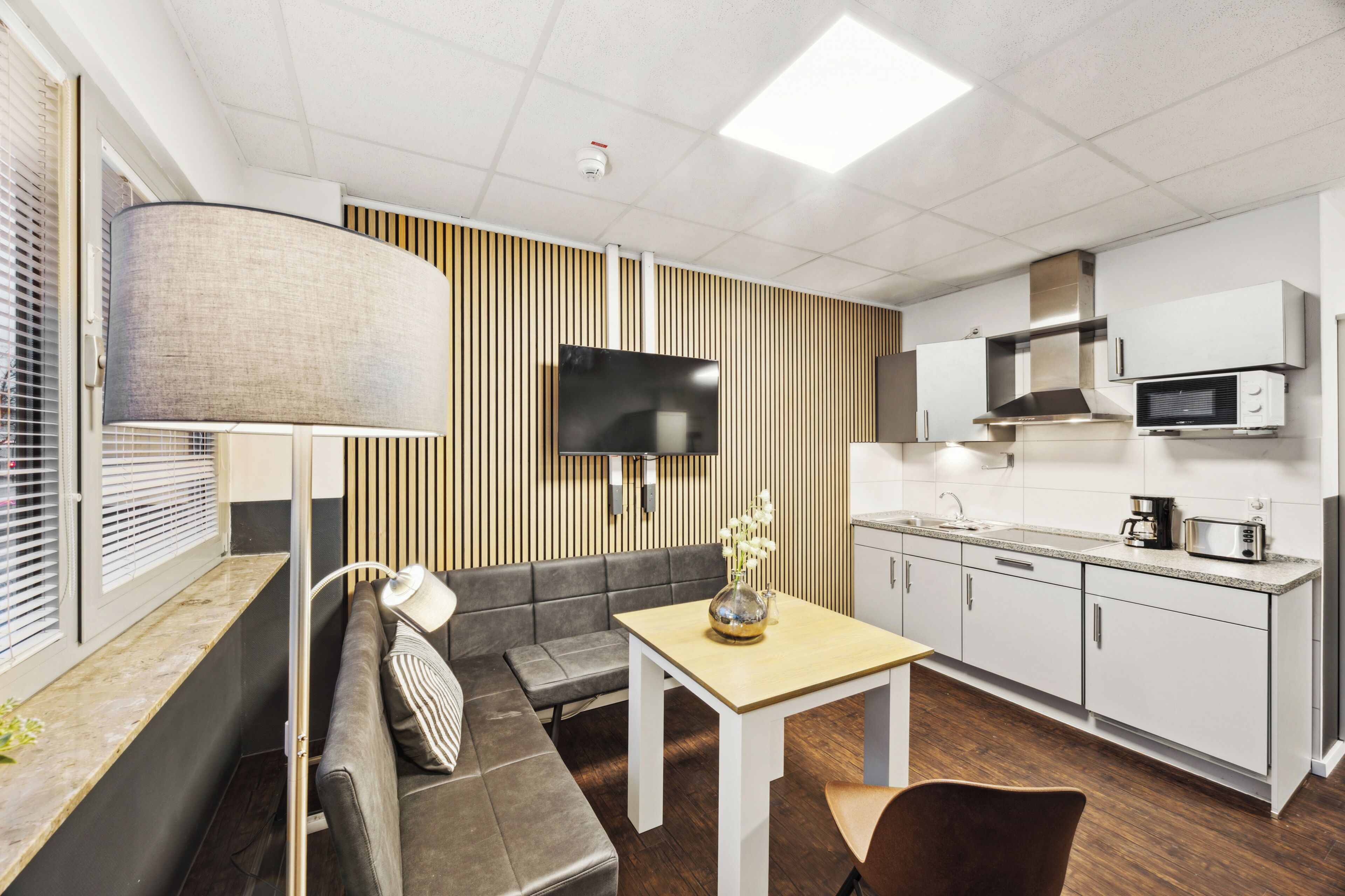 Comfort Double Room, Kitchen | Desk, laptop workspace, free WiFi