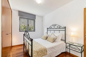 Iron/ironing board, free WiFi, bed sheets - Villa Sol e Mar Dio by Villa Plus (Canico)