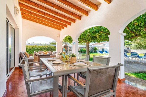 Outdoor dining