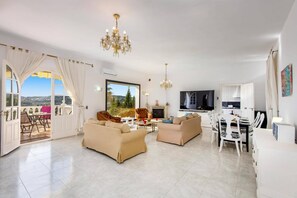 Smart TV, ping pong - Villa Paisible by Villa Plus (Las Lagunas de Mijas)