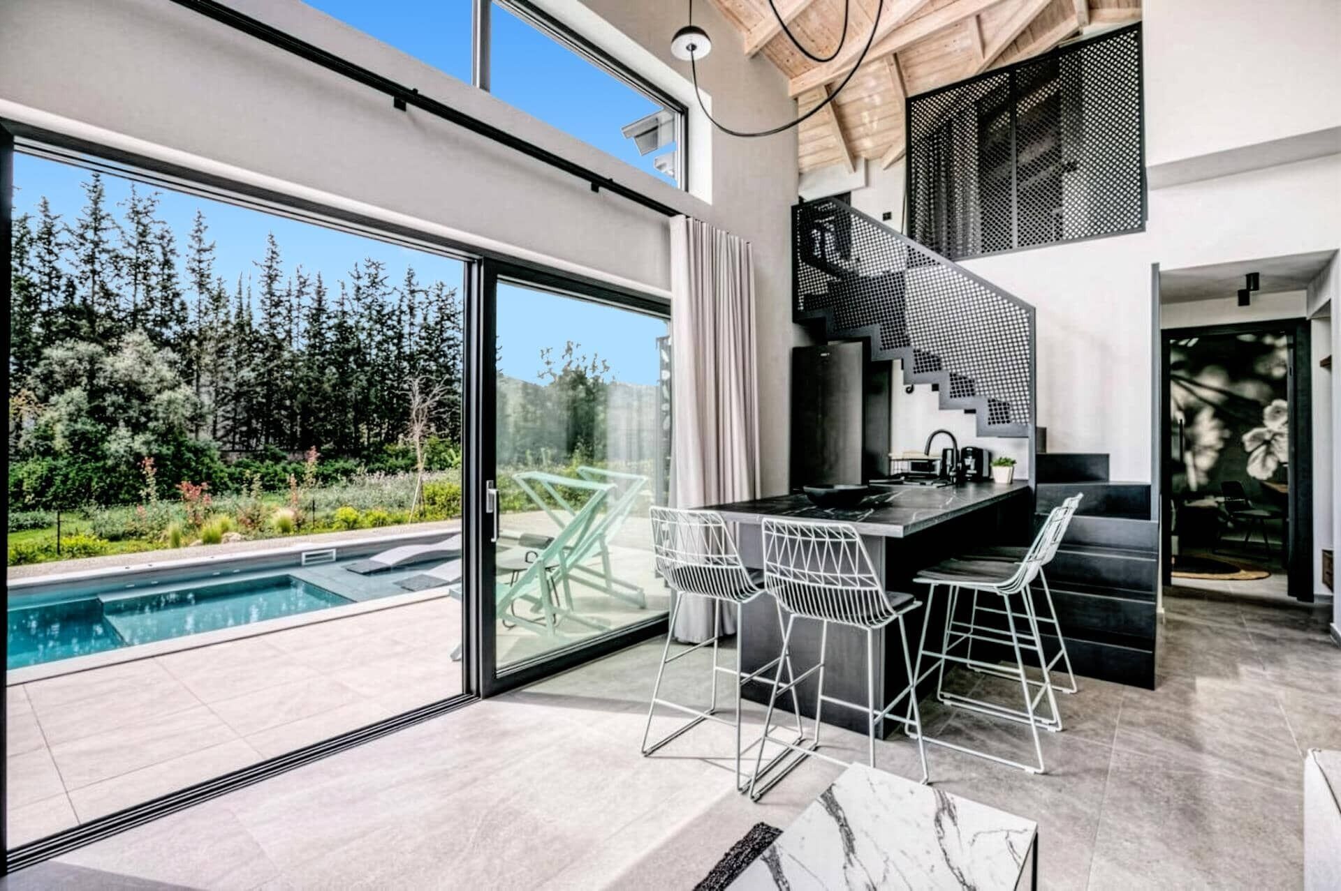 Microwave, dishwasher, coffee/tea maker