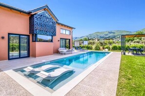 Pool - Villa Water by Villa Plus (Kariotes)