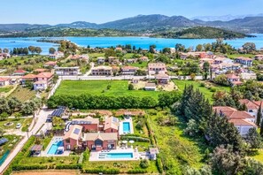 Exterior - Villa Water by Villa Plus (Kariotes)