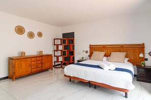 Iron/ironing board, free WiFi, bed sheets - Villa Mango Lanzarote by Villa Plus (Playa Blanca)