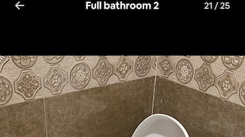 Asciugamani, sapone, carta igienica