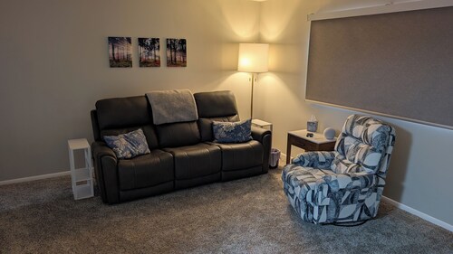 1-bedroom apartment 5 minutes from Allen Field House