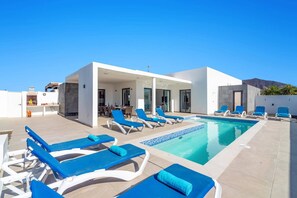 Pool - Villa Aurora by Villa Plus (Playa Blanca)