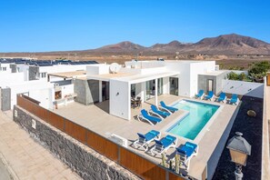 Pool - Villa Aurora by Villa Plus (Playa Blanca)
