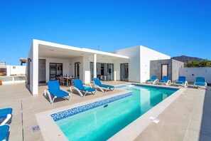 Pool - Villa Aurora by Villa Plus (Playa Blanca)