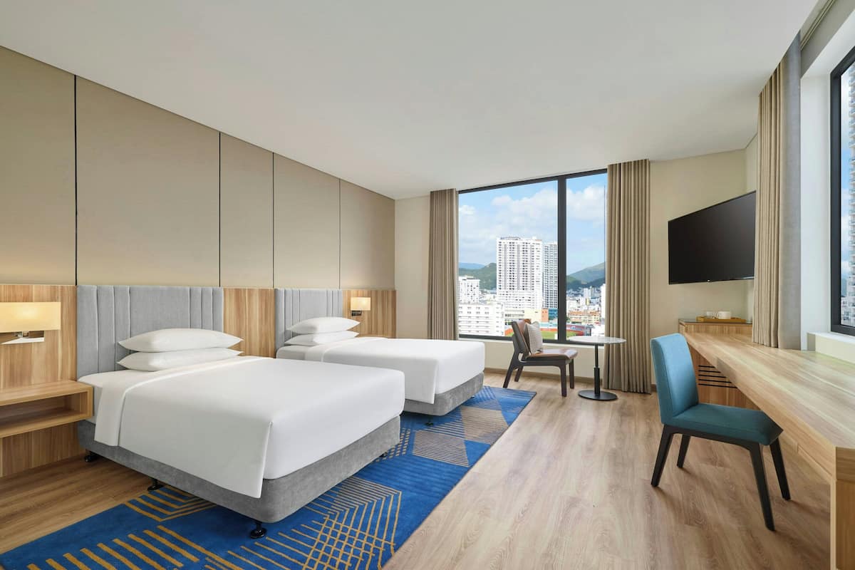 Phòng Premium, 2 giường đơn, không hút thuốc, quang cảnh biển | Minibar, két bảo mật tại phòng, bàn, màn/rèm cản sáng
