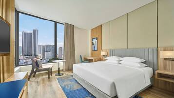 Phòng Superior, 1 giường cỡ king, quang cảnh thành phố | Minibar, két bảo mật tại phòng, bàn, màn/rèm cản sáng