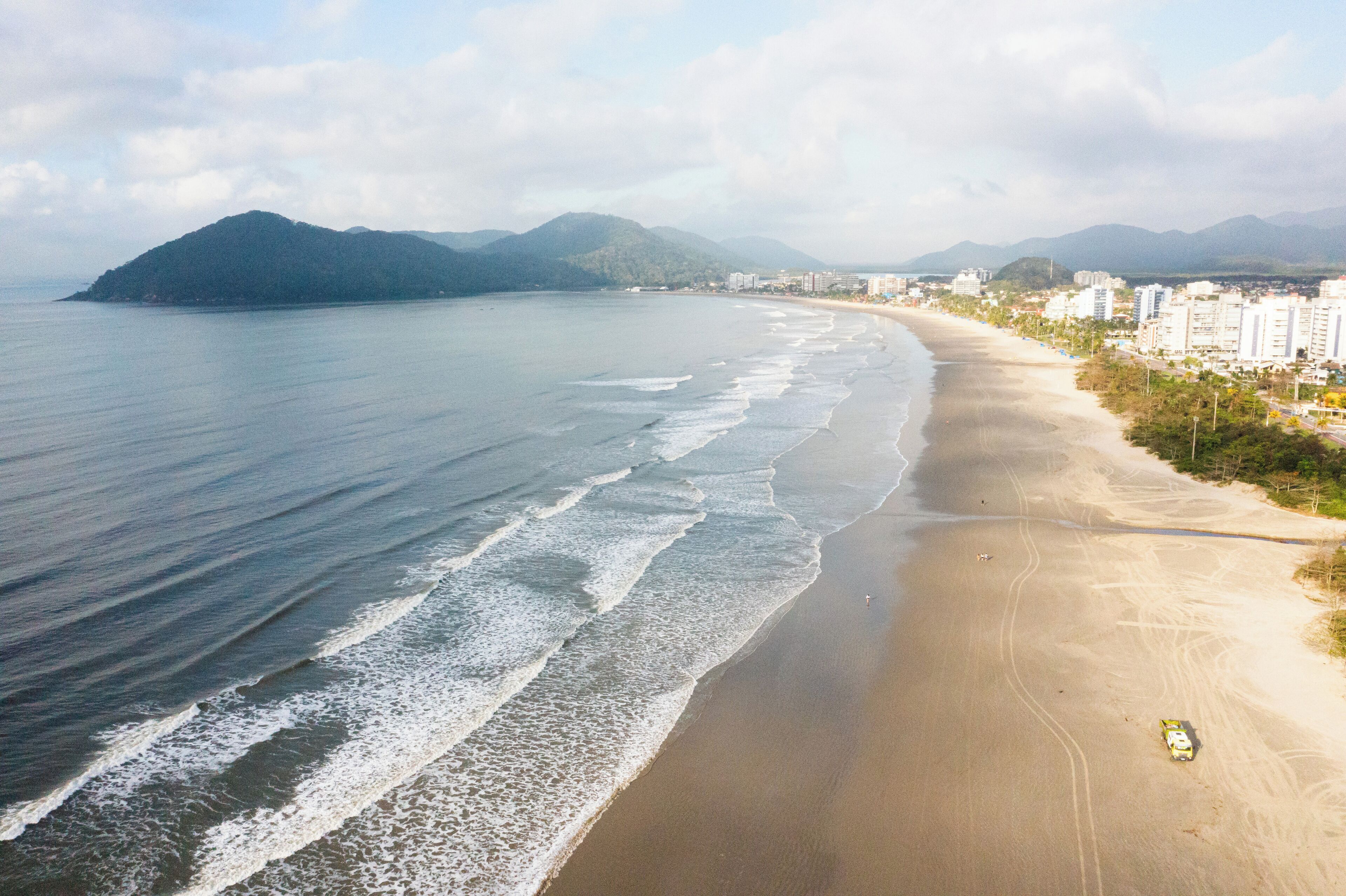 鄰近海灘、躺椅