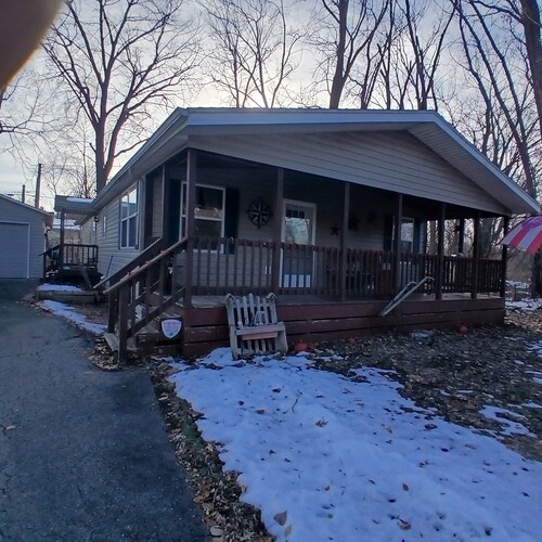 A little home away to decompress, meditate, or get some work done.