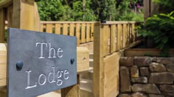 Cottage | Property grounds