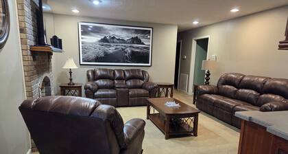 Nice 3-bedroom brick house with amenities in charming Paris