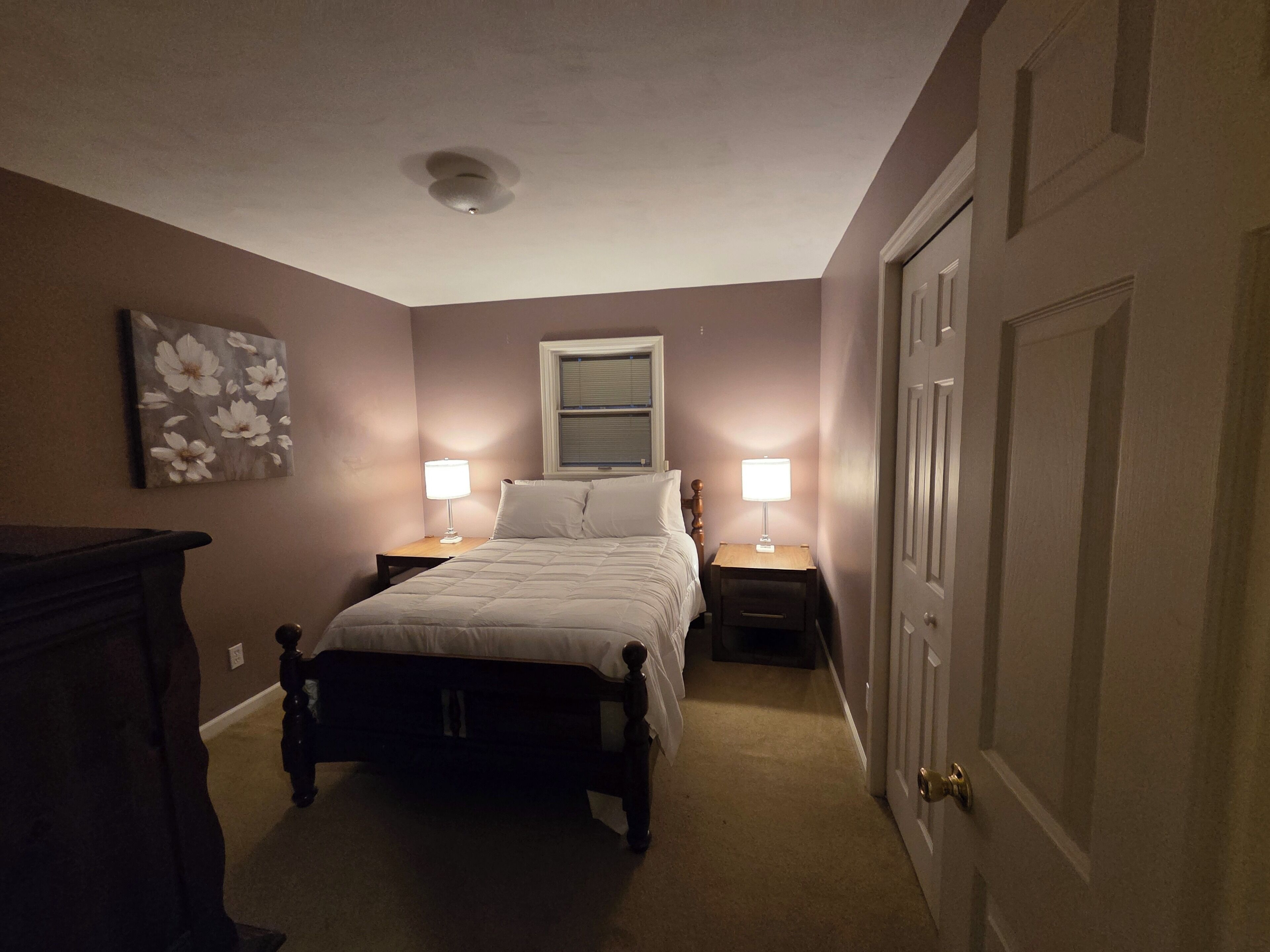 3 habitaciones, tabla de planchar con plancha, wifi y ropa de cama 