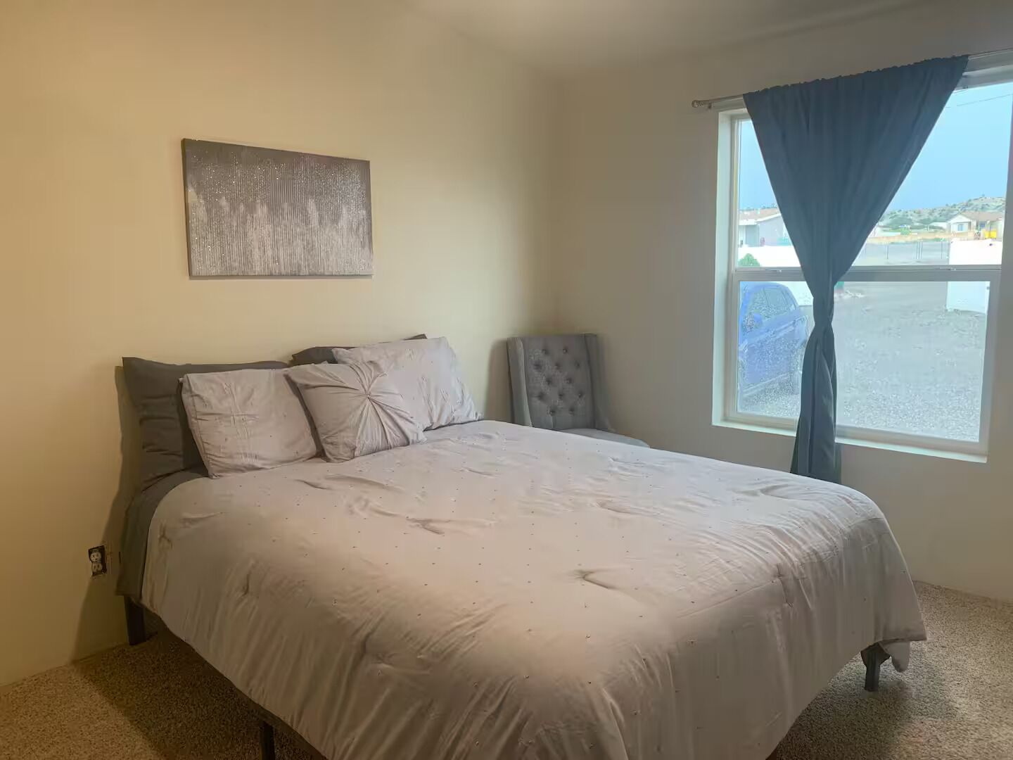 3 عدّة غرف نوم وواي فاي مجانًا وملاءات أسرّة