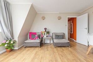 Interior - Entire Stylish Hyde Park Rooftop 2 Bed Room (London)