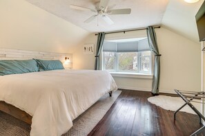 3 Schlafzimmer, Schreibtisch, Bügeleisen/Bügelbrett, Reisekinderbett