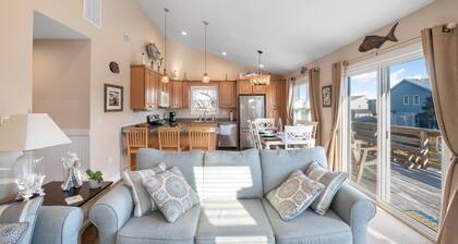 Gorgeous 3-bedroom house, 2 minute walk to the beach in charming Kitty Hawk