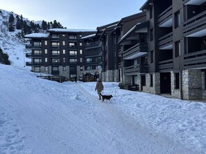 Exterior - 20m from ski slopes, 7th floor, view ski slopes, balcony, ski locker, 27m², Méribel-Mottaret (Méribel - Les Allues)