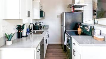 Microwave, oven, stovetop, dishwasher