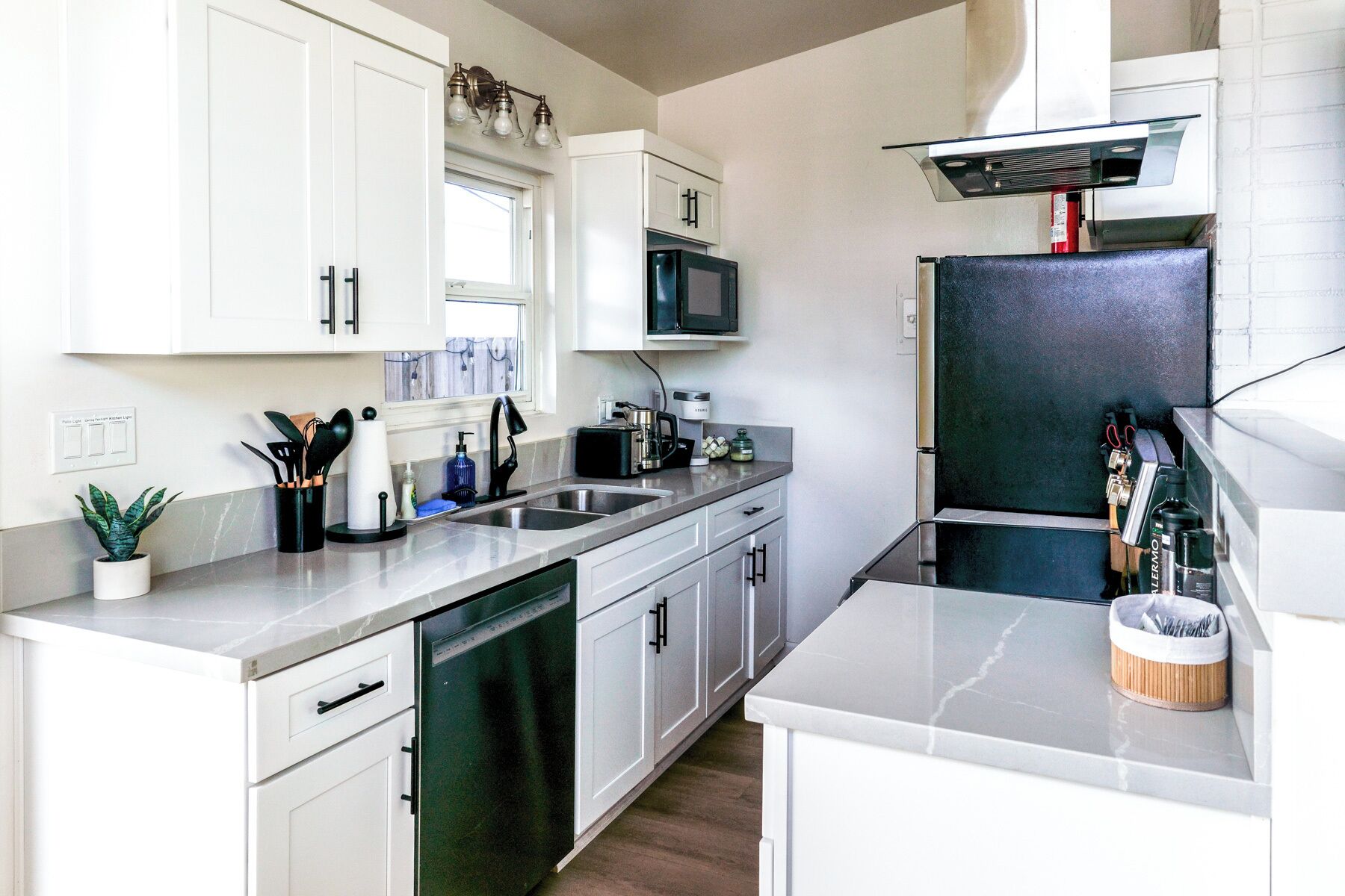 Microwave, oven, stovetop, dishwasher