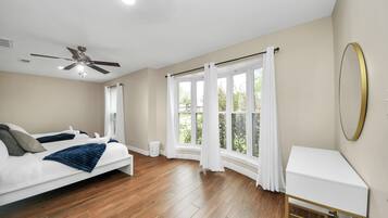 5 chambres, bureau, fer et planche à repasser, Wi-Fi gratuit