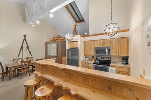 Condo (3 Bedrooms) | Exterior - Lenawee #1733 (Keystone)