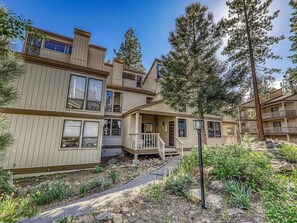 Exterior - Kingswood Pines - your excellent winter and summer getaway at Kings Beach! (Kings Beach)