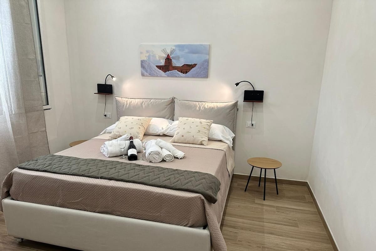 Superior apartman | Íróasztal, laptophoz jól használható munkafelület és ingyenes wifi