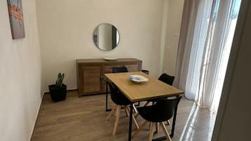 Apartemen Deluks, patio | Area keluarga