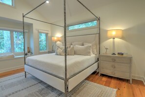 4 bedrooms, desk, iron/ironing board, free WiFi - VISIT HILTON HEAD ISLAND -Travel & Leisure 2026 best beach town! (Hilton Head Island)
