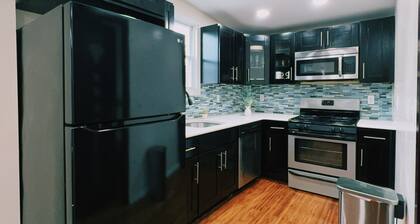 Cozy two bedroom in Queens minutes away from JFK Airport & Manhattan via LIRR.