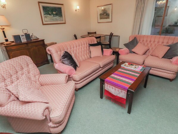 Living area - Grange Cottage (Belford)