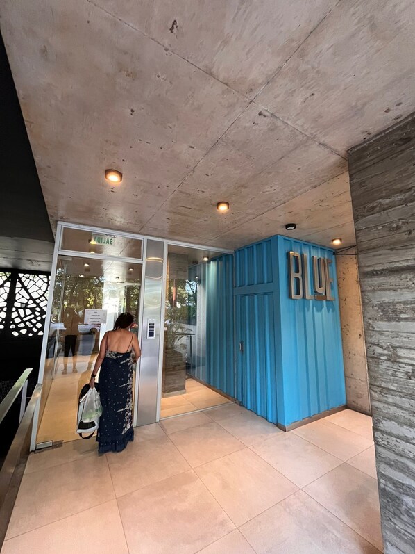 Spa - Back to the Neighborhood - Luminous Studio in South Neighborhood with Pool (San Miguel de Tucumán)