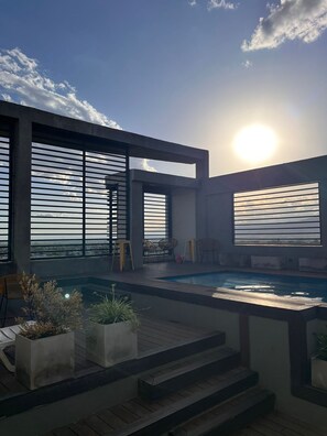 Outdoor pool - Back to the Neighborhood - Luminous Studio in South Neighborhood with Pool (San Miguel de Tucumán)