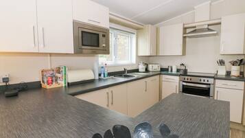 Dishwasher, cookware/dishes/utensils