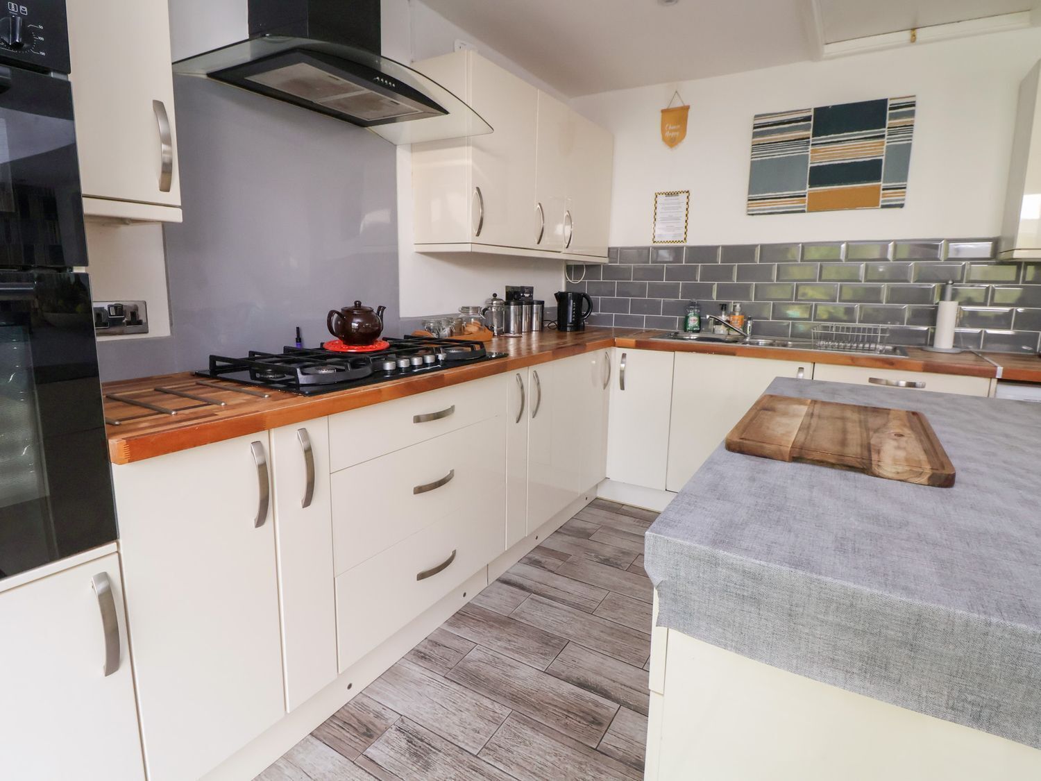 Dishwasher, cookware/dishes/utensils