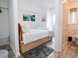 7 bedrooms, individually decorated, individually furnished, free WiFi
