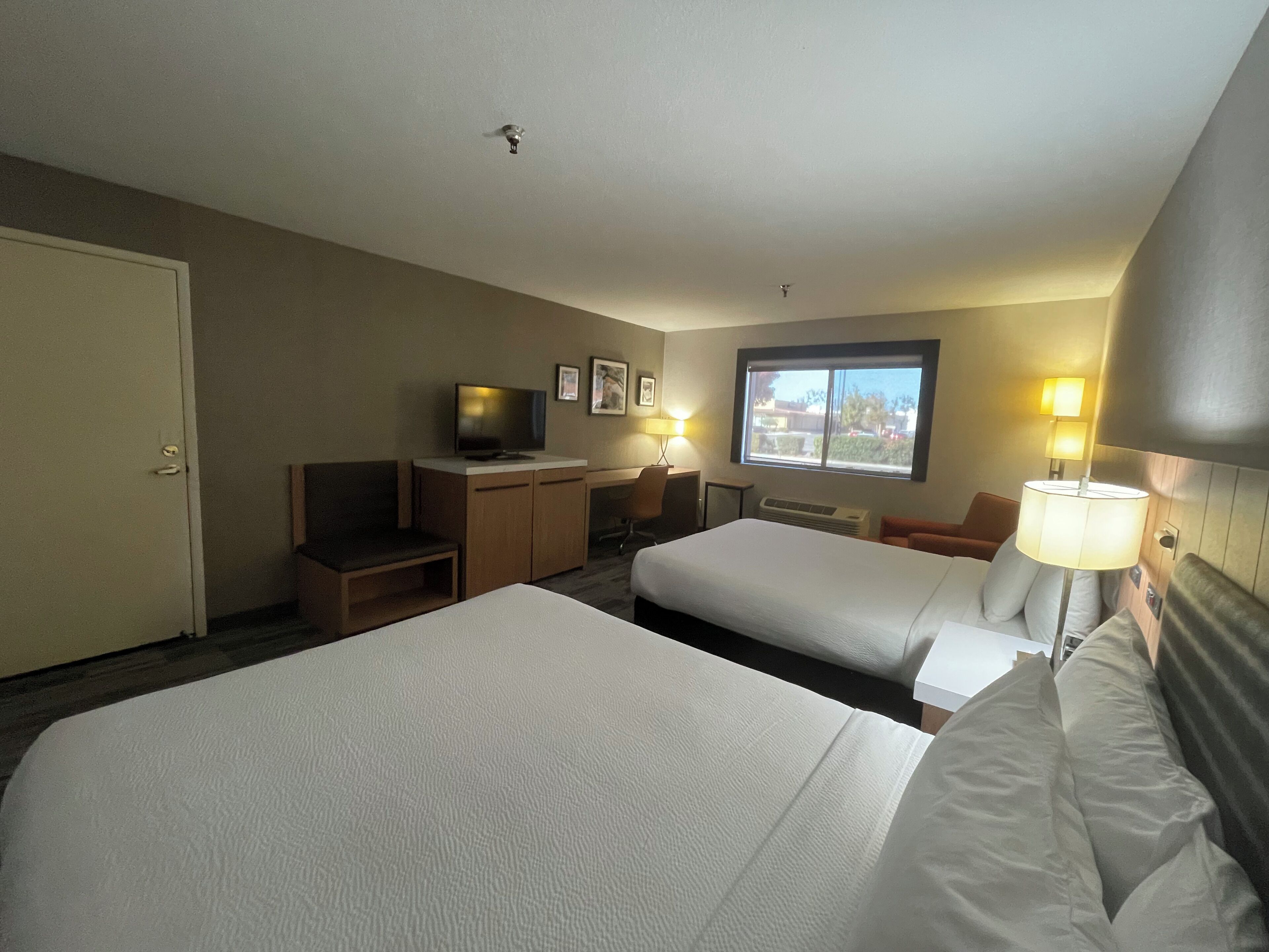 Double Room, 2 Queen Beds | Desk, free WiFi