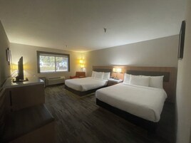 Double Room, 2 Queen Beds | Desk, free WiFi