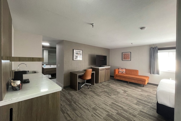 Double Room, 1 King Bed | Desk, free WiFi, bed sheets
