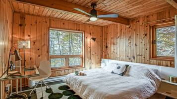 3 bedrooms, individually decorated, individually furnished, bed sheets